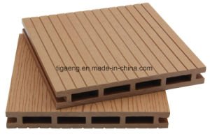 Panneau compos&eacute; en plastique en bois de terrasse de WPC pour le Decking de jardin