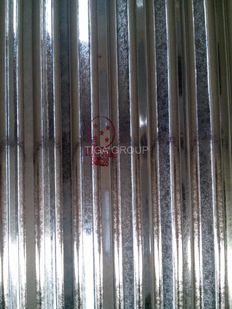 Corrugated PPGI PPGL Metal Roofing Trapezoidal Steel Sheets Glazed Roof Tile