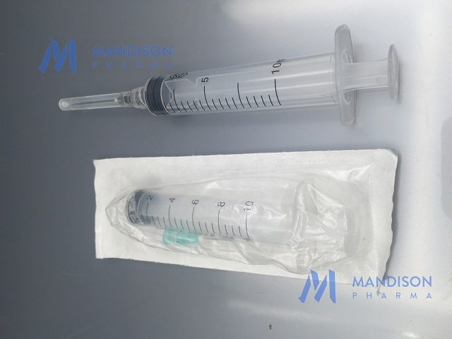 Disposable syringe 