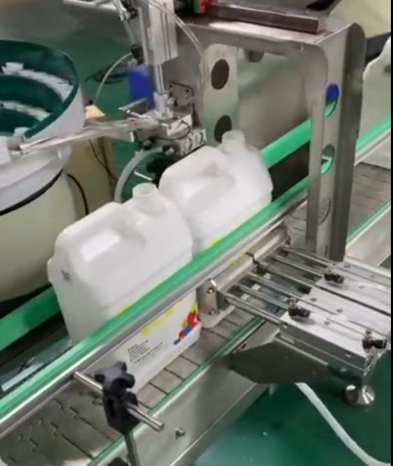 Automatic Pneumatic Small Bottle Juice Cream Oil Manual Liquid Filling Machine