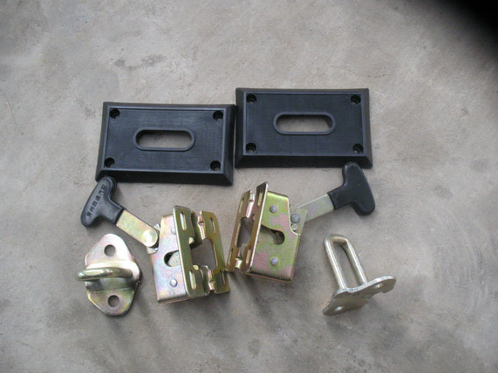 Sdlg LG936 LG938 LG956 LG958 LG968 Loader Spare Parts Right and Left Door Lock 4190000604/4190000605