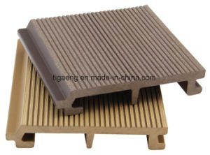 Decking ext&eacute;rieur du Decking compos&eacute; en plastique en bois WPC de bois de construction