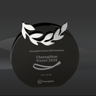 Circle Wreath Crystal Award (CIP-P65515S, CIP-P65515L)
