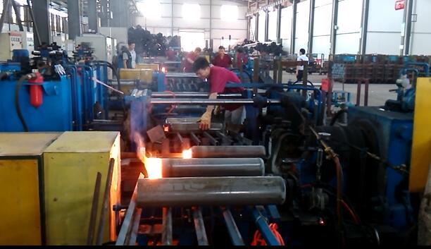 Gas Tank Processing Machine for Head and Bottom Forming