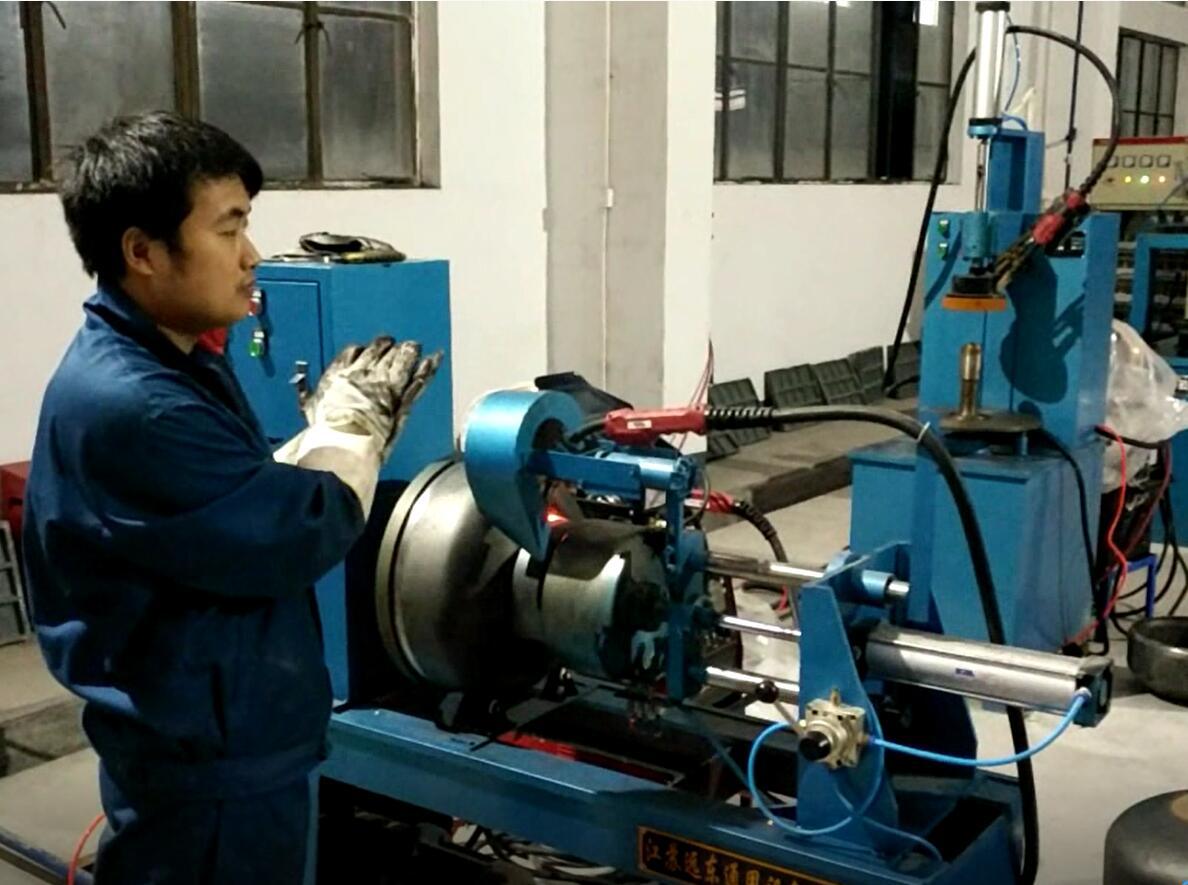 Semi-Automatic LPG Cylinder Handle Shield Welding Machine