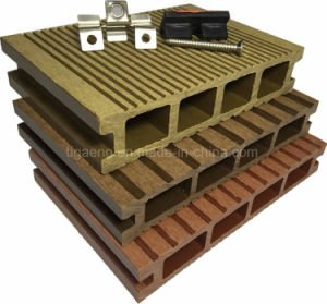 Planches en plastique en bois de plancher d'&eacute;tage de Decking de WPC directement d'usine