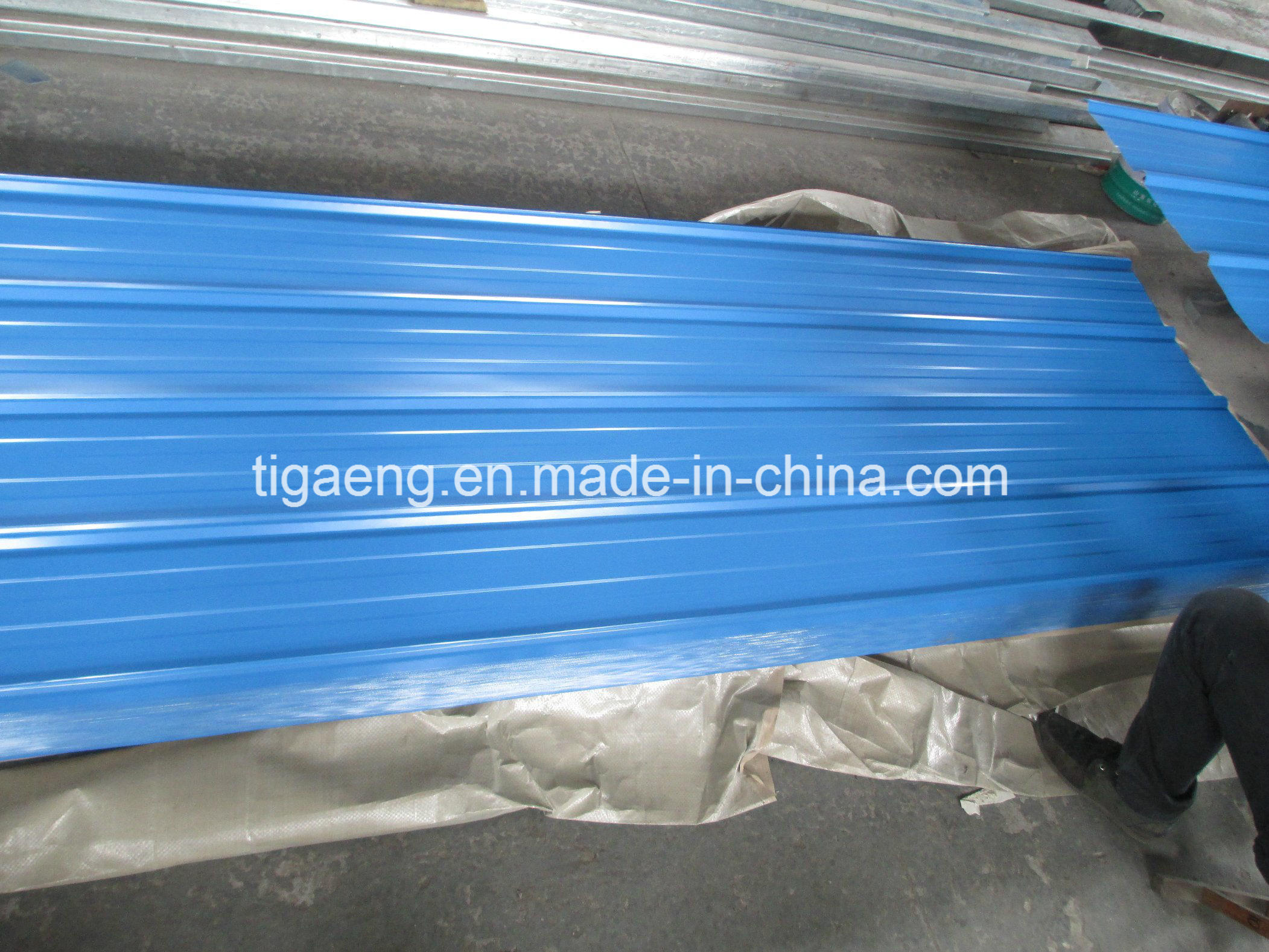 Color Coated S Profile PPGI Roof Tile/Corrugated Metal Roofing for Sale