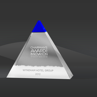 Crystal Majestic Pyramid Award (JC-388)