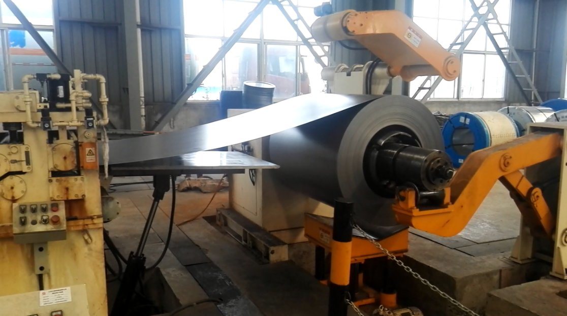 Bitumen Drum Body Straightening and Blanking Machine