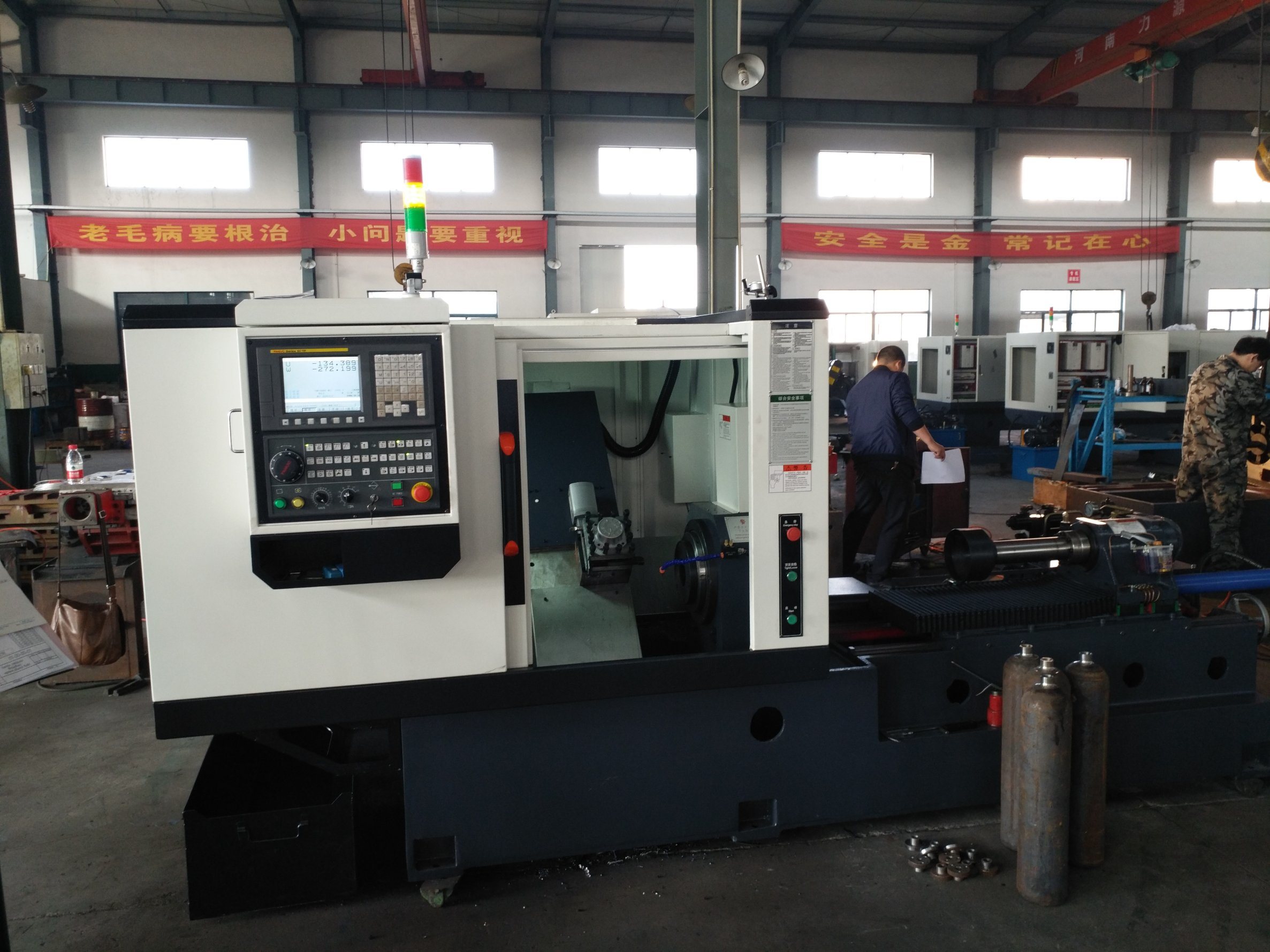 Automatic CNC Thread Machine for Seamless Cylinder