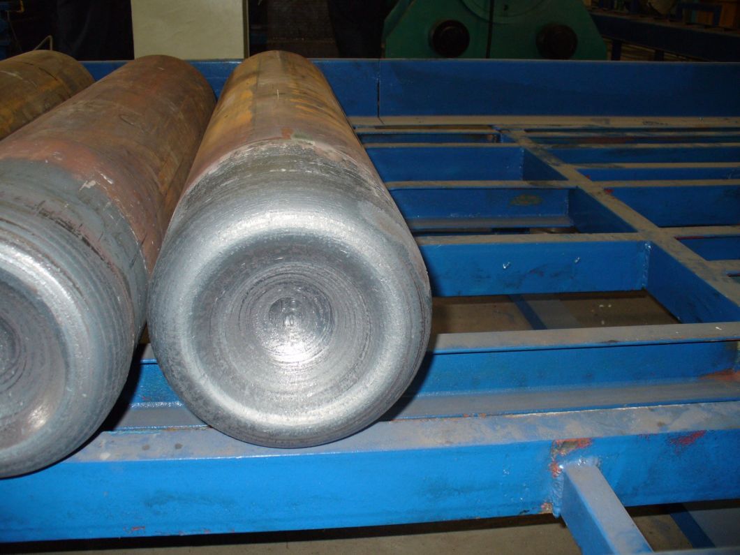 Big Size Seamless Cylinder Hot Spinning Machine