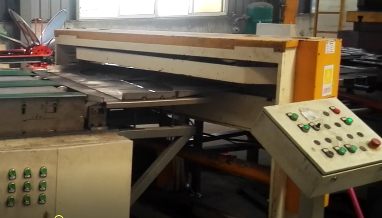 Steel Drum Cap Straightening and Blanking Machine