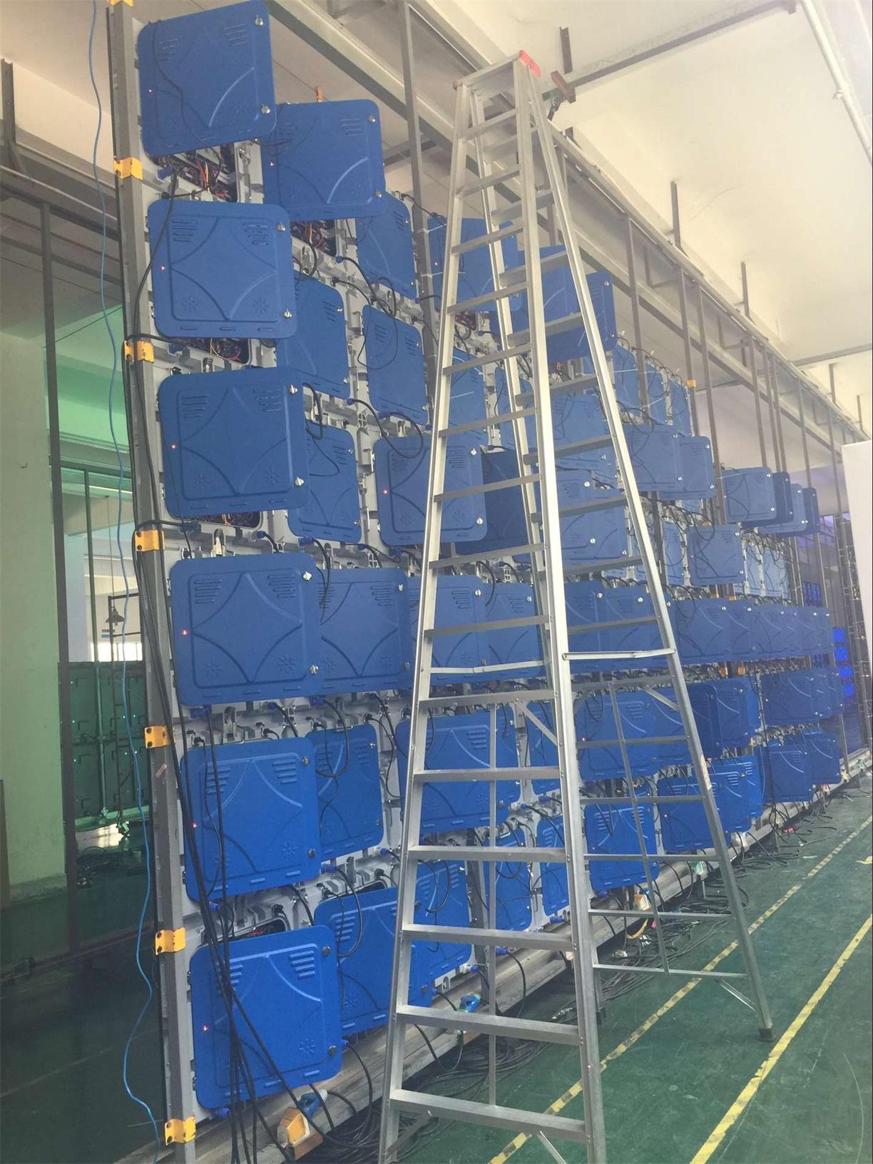 P3mm 576x576mm面板背面