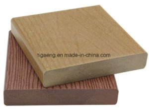 Plancher stratifi&eacute; par bois de plancher de vinyle de WPC avec des accessoires