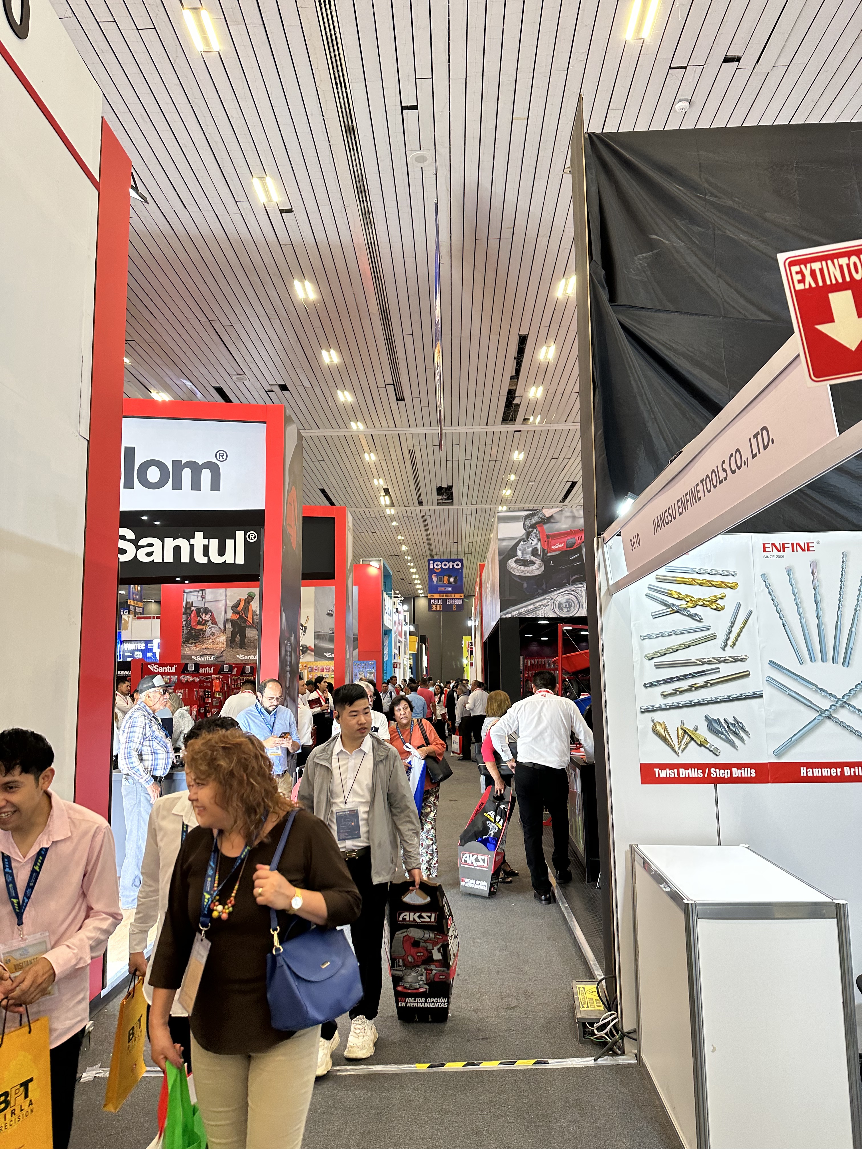 D41E9435A3AB8DC94ADCC76F04630404