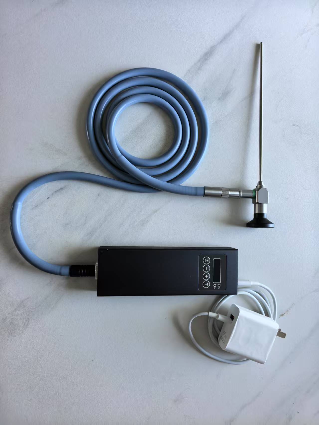 Portable 30W USB Type C LED light source with light cable for endoscopy in Human Veterinary or Industrial use