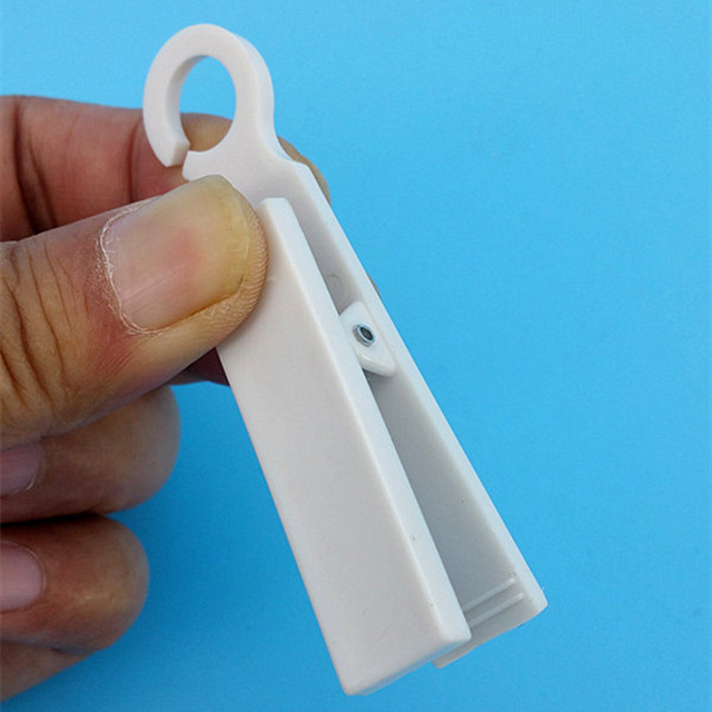 C023 POP Plastic Price Tag Sign Card Holder Paper Display Promotion Hanging Clips H70mm In White or Black For Retail Store Advertising Good Quality