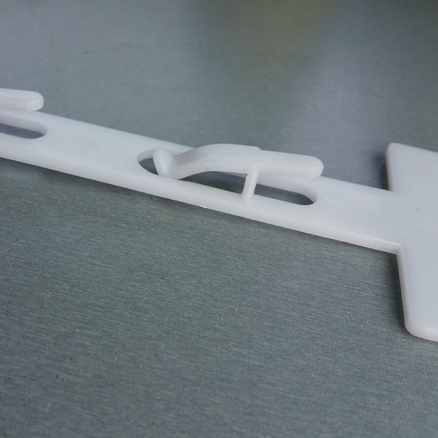 HS78219T24 Plastic PP Retail Hanging Merchandising Clips Strips W19mm Products Display For Supermarket Store Promotion L782mm In White