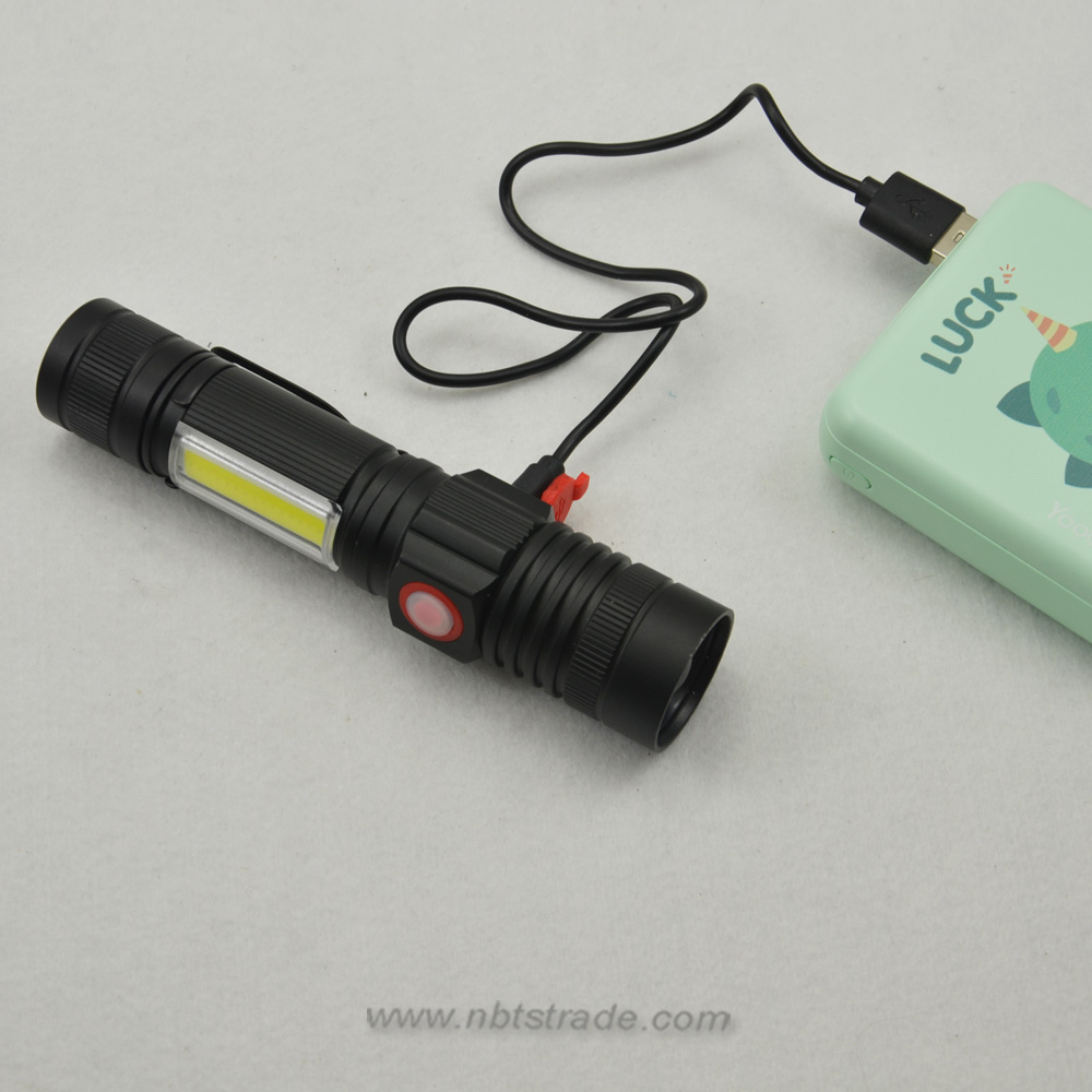 Multi Function Aluminium Casing Strong LED Flashlight 