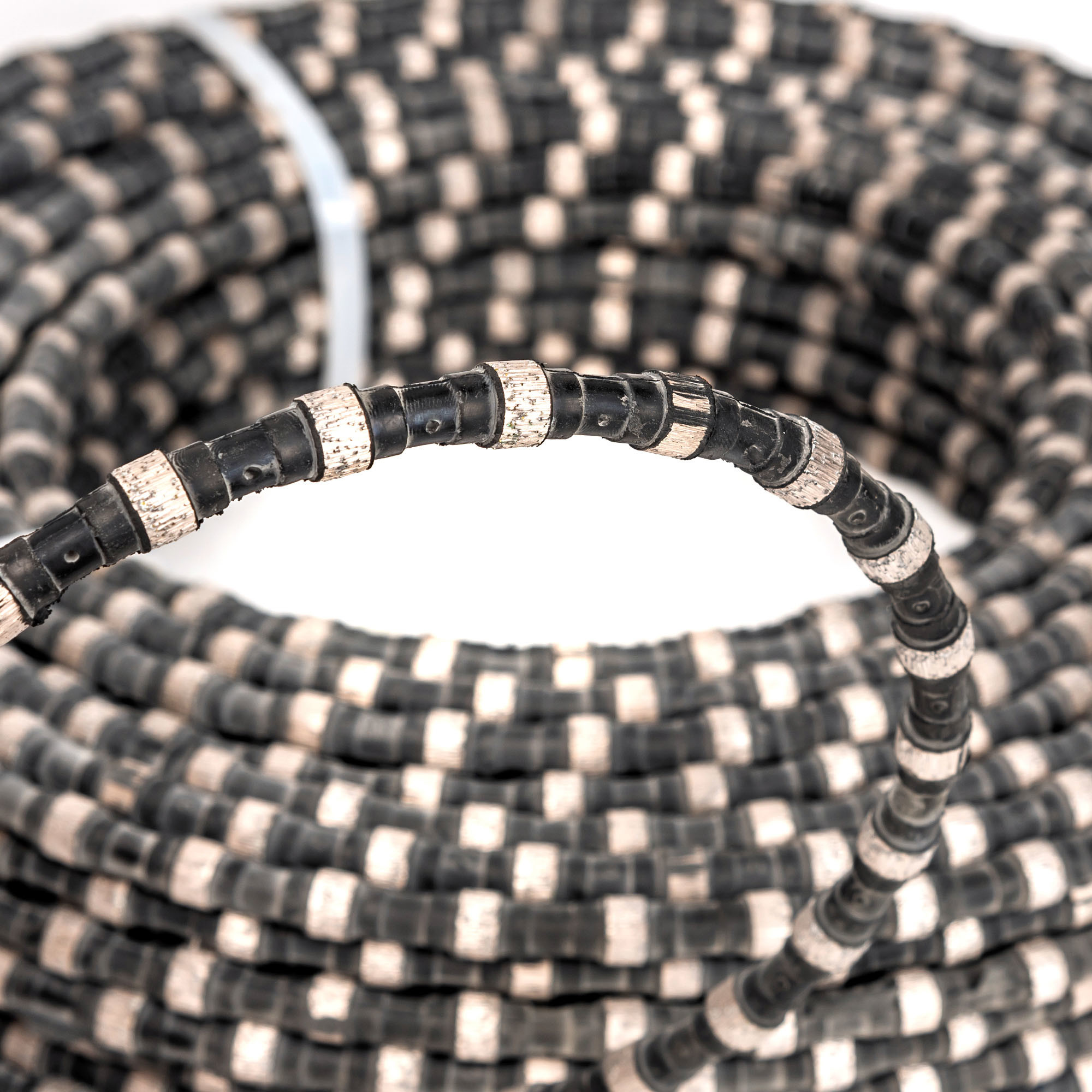 ¿Cuáles son las aplicaciones de las sierras de hilo diamantado?