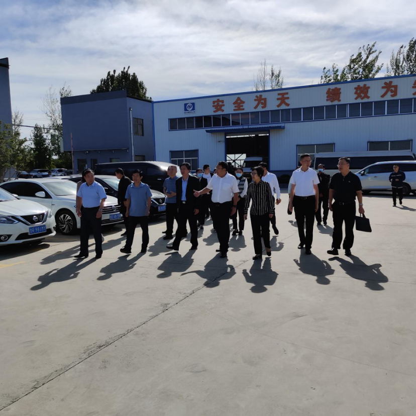 市人大領(lǐng)導(dǎo)來深信集團開展“雙聯(lián)”活動