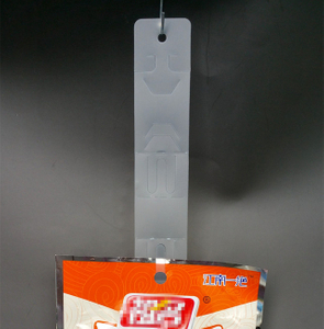 HS8340T07F Plastic Clear PP Retail Hanging Merchandising Clip Strip 12pcs Products Display In Supermarket Store L 830mm