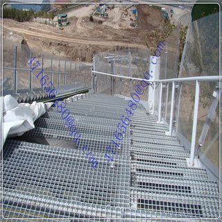 polycarbonate solid sheet for mine protection