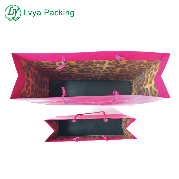 MASCARO玫红烫金里面印刷纸袋-3