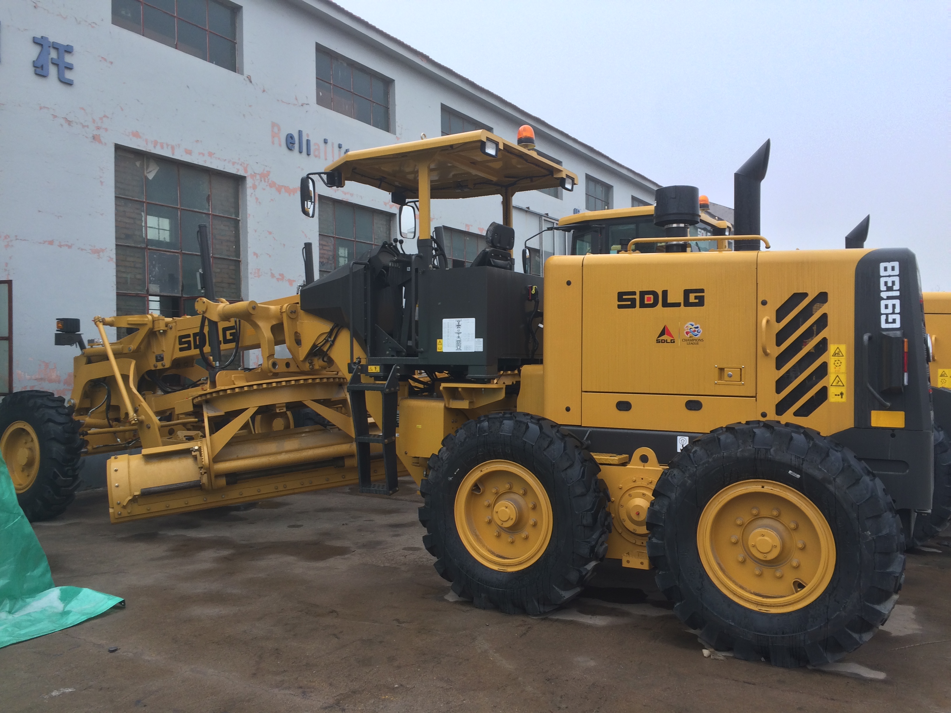 LG9138 motor grader parts