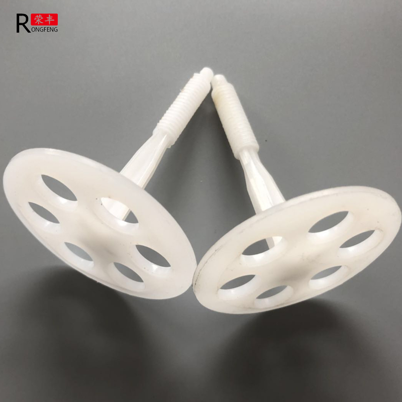New plastic anchor