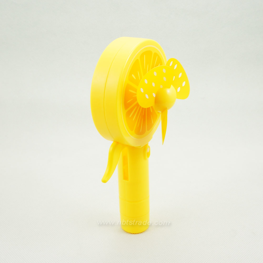 No Battery Plastic Squeeze Mini Fan with Cooling Sprayer