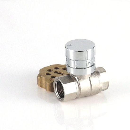 Válvula de bola con cerradura magnética del medidor de agua de latón del proveedor del OEM