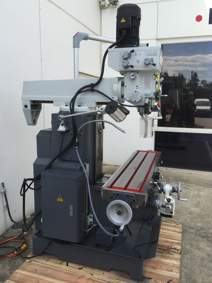 MGH757Z. Universal Mill Gear Head Drive with Easson 3 Axis Digital Readout