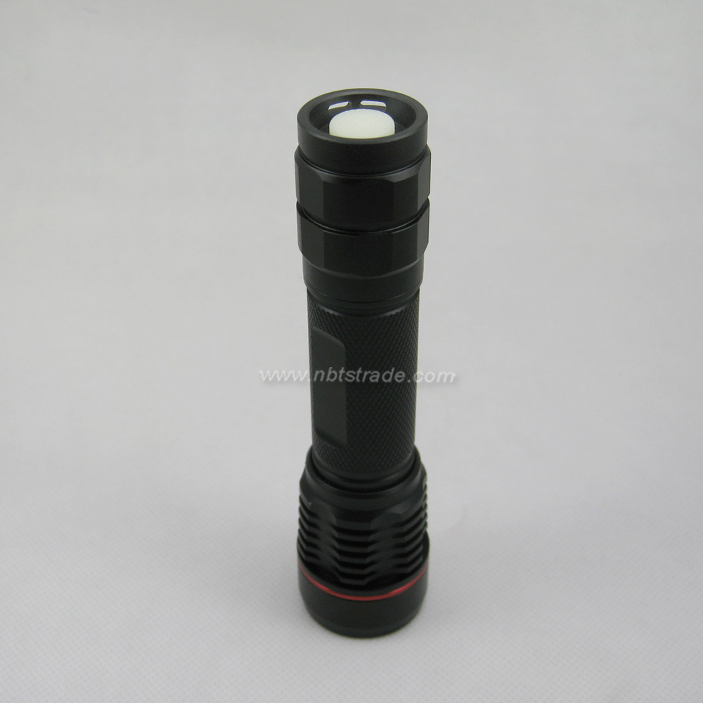 Rechargeable 600 Lumens Waterproof LED Flashlight