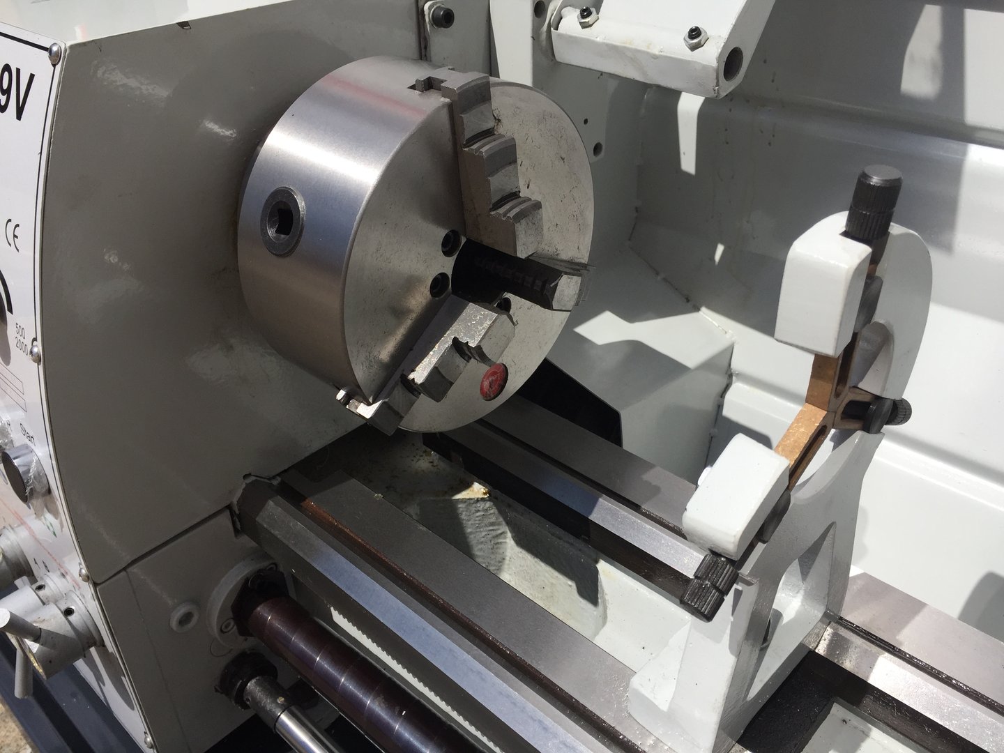 SM-1129V.Bench Lathe, 750mm Centres, 290mm Swing, 38mm Bore, Variable Speed, 2 Axis Digital Read Out