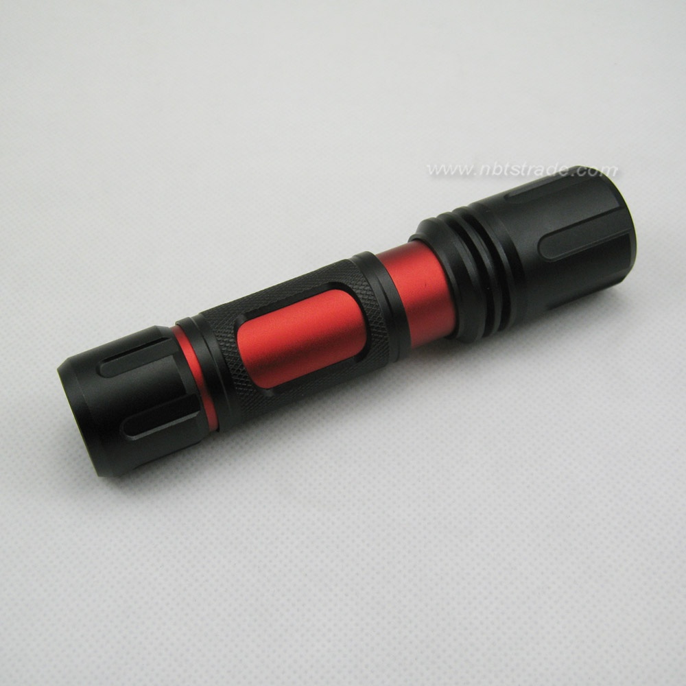 Bi-color 800 Lumens Waterproof Aluminium Flashlight