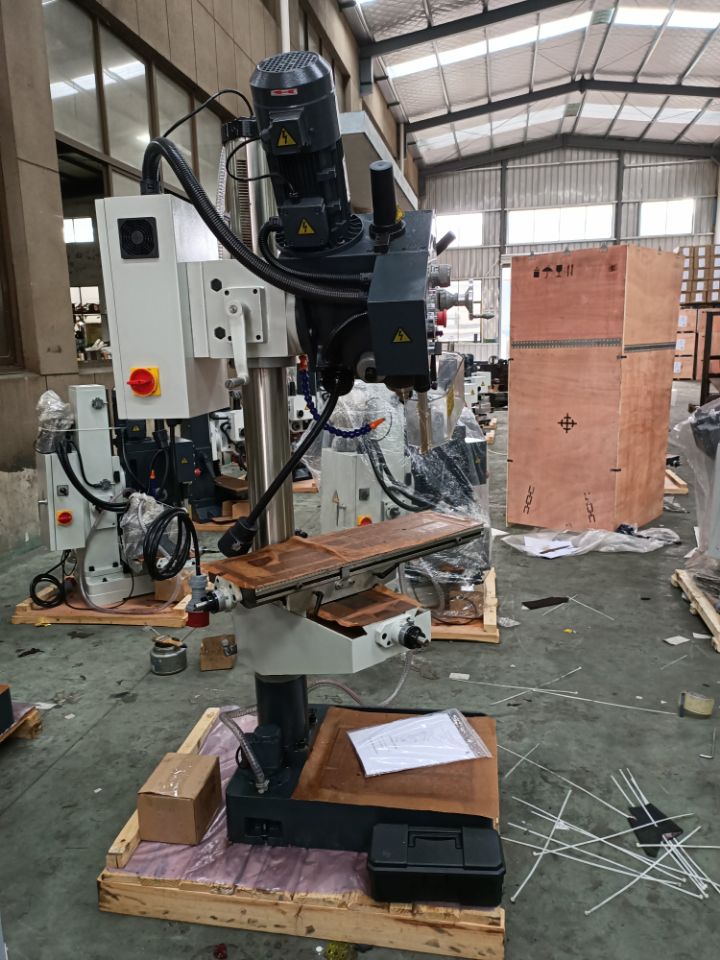 VARIABLE SPEED VERTICAL DRILLING & MILLING MACHINE DH40CTV