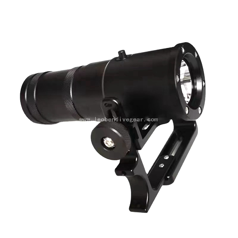 2000 Lumens Handheld Primary Dive Light with 8º Narrow Beam,Up To 150 M 