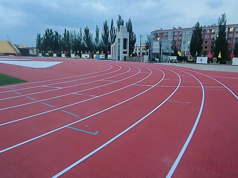 rubberized track trek bergetah
