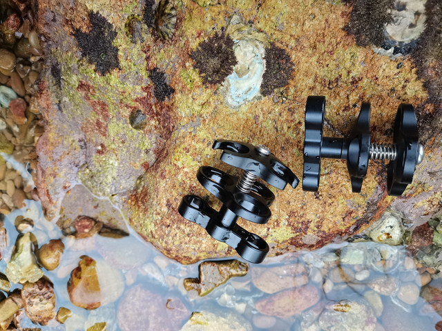 Underwater tripod Clamps