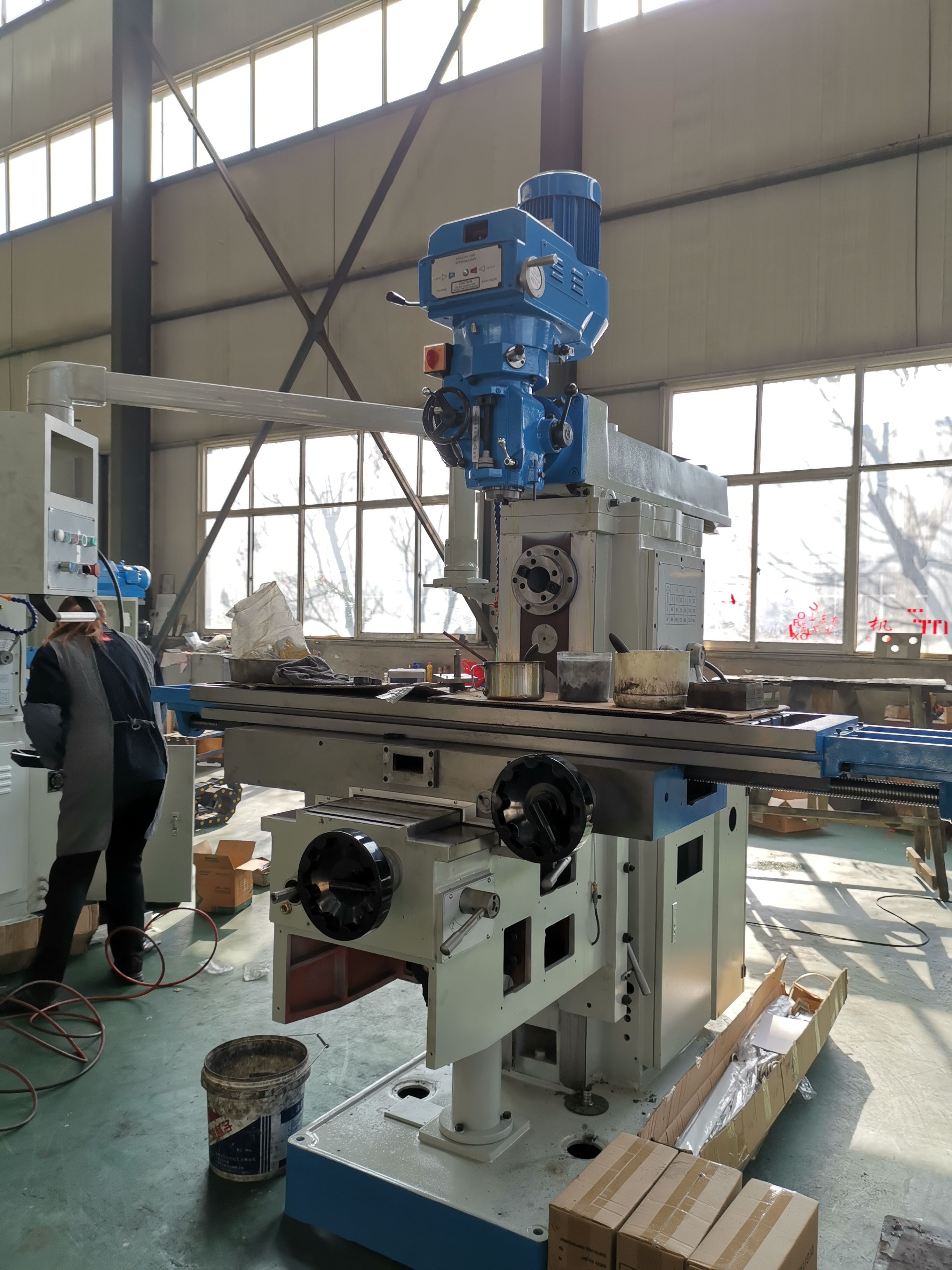  XL6336C-XL6336L TURRET MILLING MACHINE