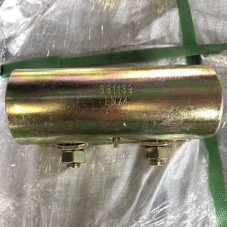 BS1139 EN74 Presionada de manga de andamio acoplador de zinc con conector externo dorado chapado