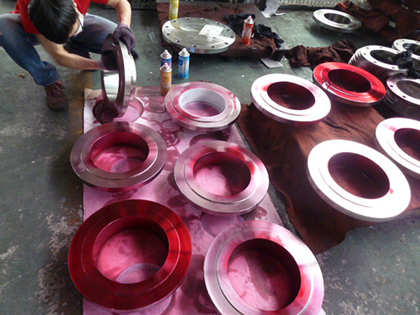 PT-inspection-on-WN-flange.jpg