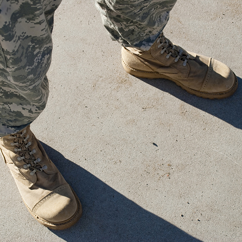 ما هو الجلد الخشن للأحذية العسكرية？