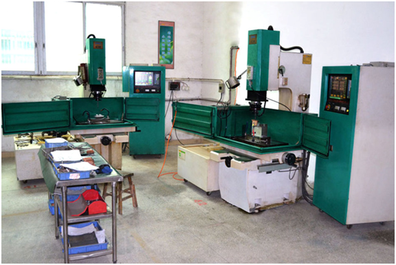 广东包胶织带-百强橡塑-生产机器