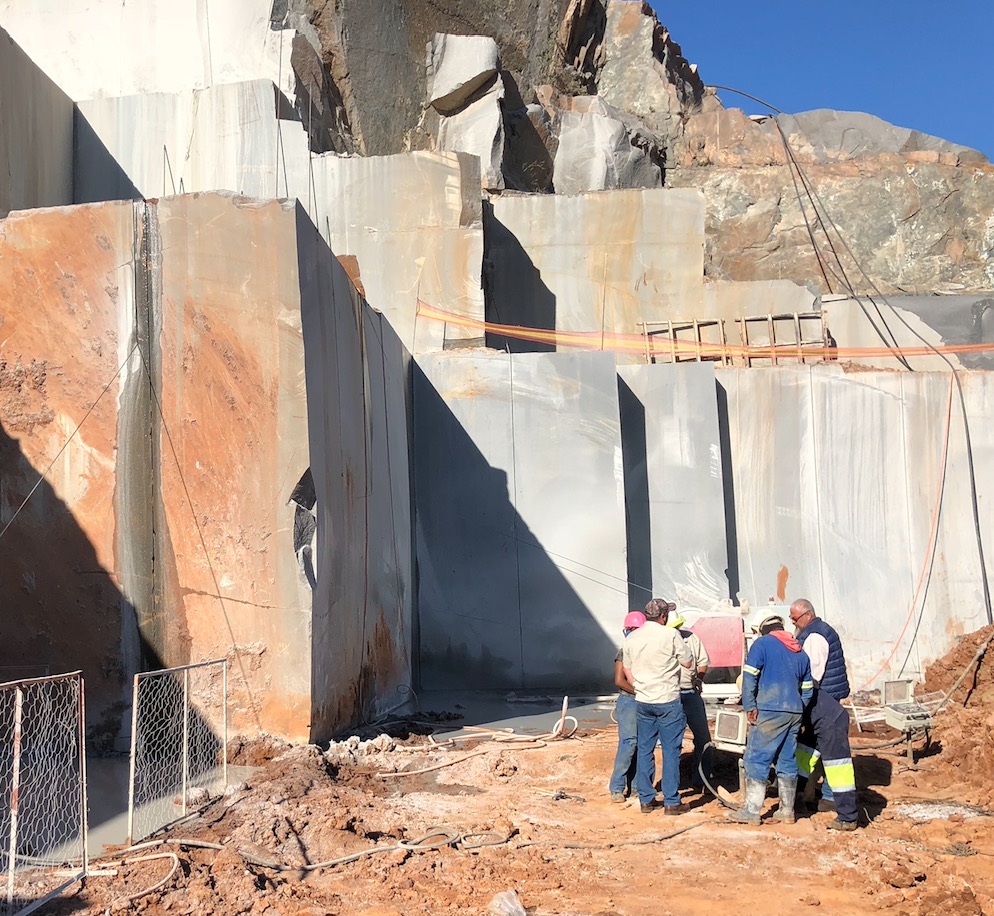 Gran cantidad de aserrado y poco esfuerzo - KEENTOOL WIRE SAW MACHINE