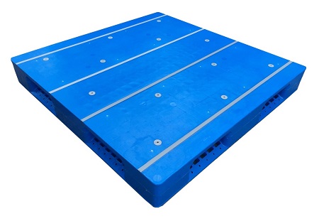 пластиковый поддон с закрытой палубой