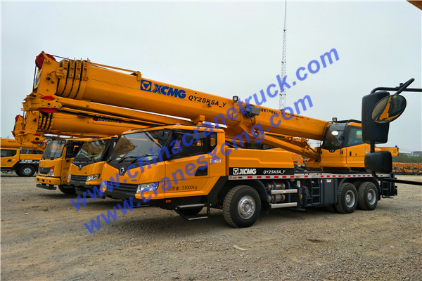 Customer order XCMG 25 ton right hand drive truck crane