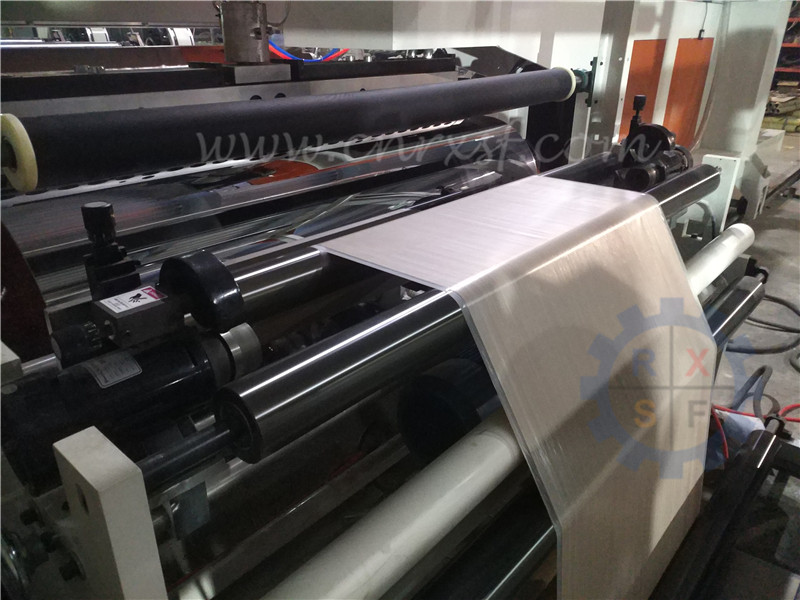 Extrusion coating machine for bag using PP woven fabric
