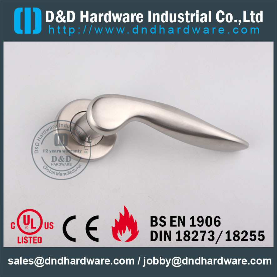 Stainless Steel Populer Kuningan Antik Internal Padat Lever Handle untuk Pintu Logam -DDSH025